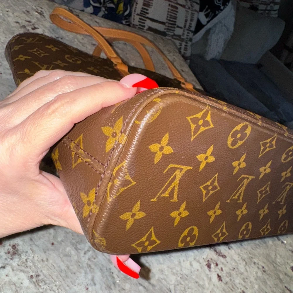 PRICE DROP!!! Louis Vuitton Monogram LUCO Tote - Picture 11 of 14